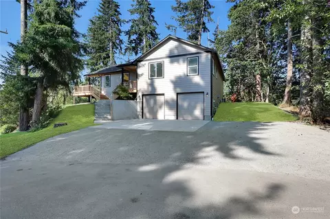 39512 25th Avenue Ct S, Roy, WA 98580