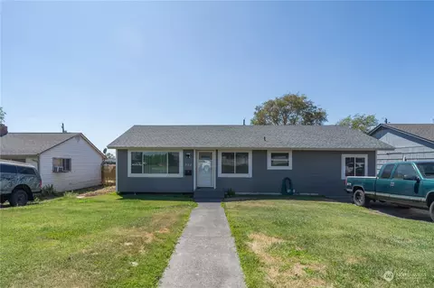 502 N Earl Rd, Moses Lake, WA 98837