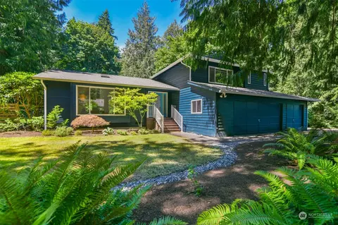 6205 Harbor Crest Dr NE, Bainbridge Island, WA 98110