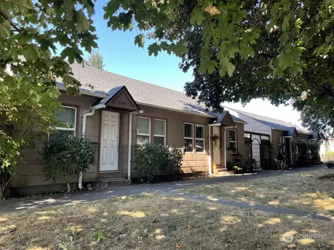 1209 8th Ave, Longview, WA 98632