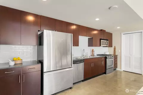 76 Cedar St #102, Seattle, WA 98121 photo 9