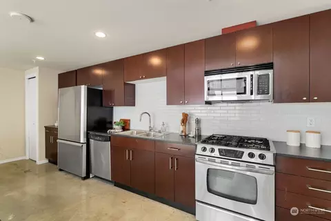 76 Cedar St #102, Seattle, WA 98121 photo 8