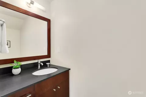 76 Cedar St #102, Seattle, WA 98121 photo 11