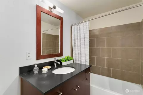 76 Cedar St #102, Seattle, WA 98121 photo 15