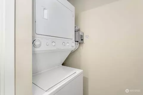 76 Cedar St #102, Seattle, WA 98121 photo 12