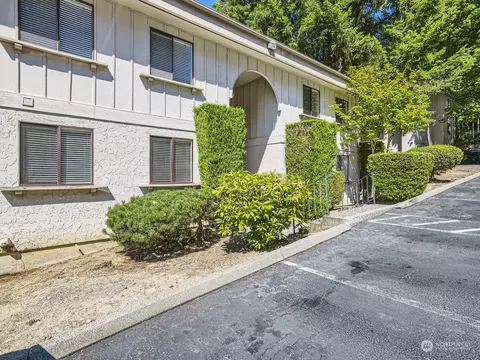 12734 NE 116th Ln #G-11, Kirkland, WA 98034