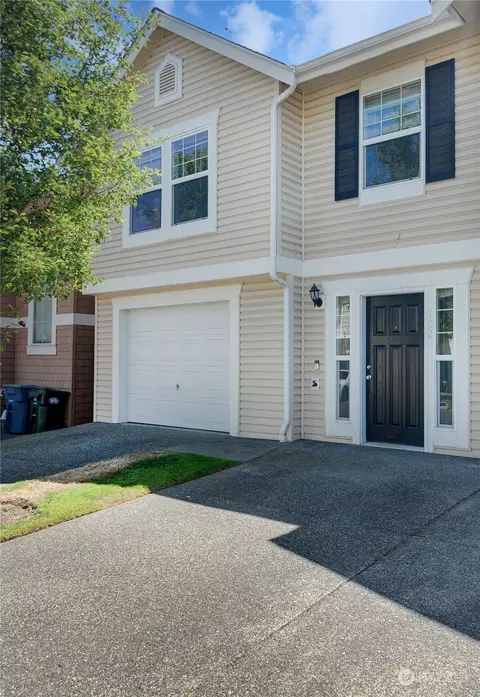1010 E 108th St Ct, Tacoma, WA 98445