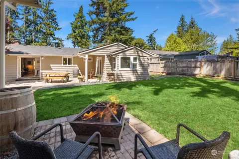 20107 80th Ave W, Edmonds, WA 98026
