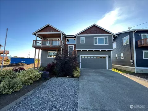 4351 Saltspring Dr, Ferndale, WA 98248