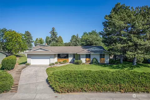 1059 S Skyline Dr, Moses Lake, WA 98837