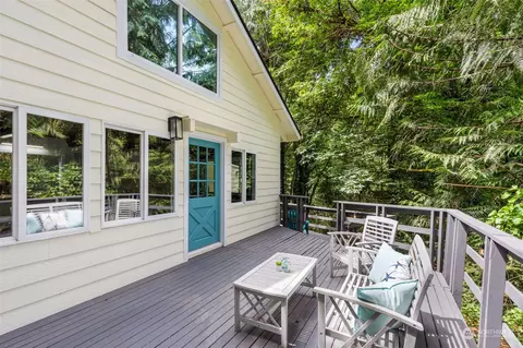 110 E Terrace Dr, Belfair, WA 98528