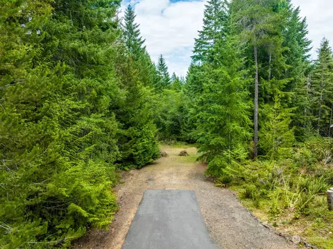 100 E Glenwood Dr, Union, WA 98592