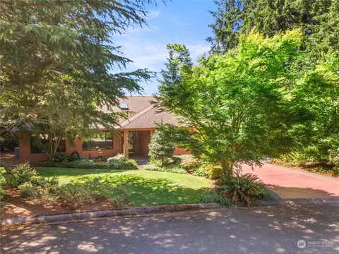 1718 Medallion Loop NW, Olympia, WA 98502