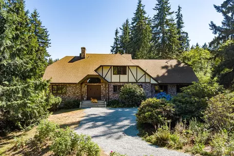 3550 Swede Hill Rd, Clinton, WA 98236