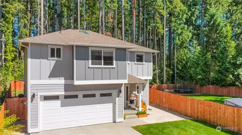 2469 Sidney Ln, Port Orchard, WA 98366