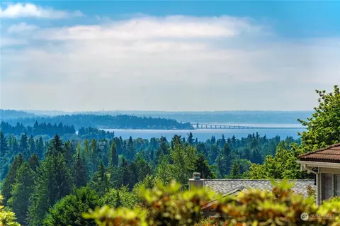 14944 104th Ave NE, Bothell, WA 98011