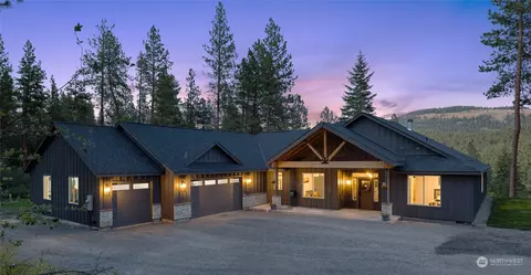 466 Swauk Pines Rd, Cle Elum, WA 98922