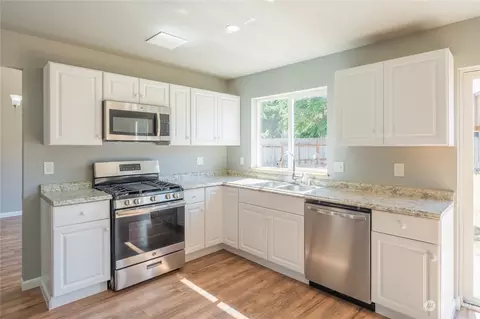 5706 227th St E, Spanaway, WA 98387 photo 8