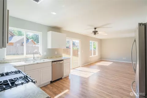 5706 227th St E, Spanaway, WA 98387 photo 6