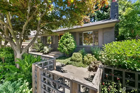6202 39th Ave NE, Seattle, WA 98115