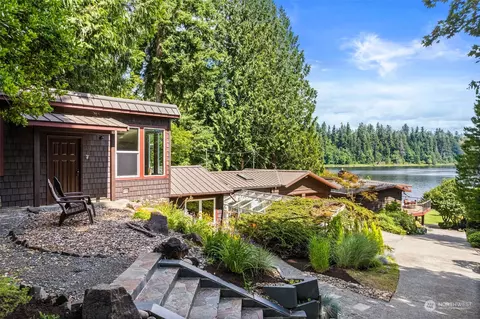 18232 W Spring Lake Dr SE, Renton, WA 98058