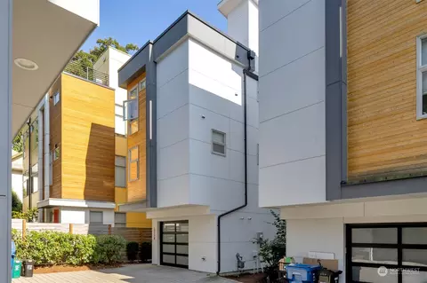 1717 NW 60th St #B, Seattle, WA 98107