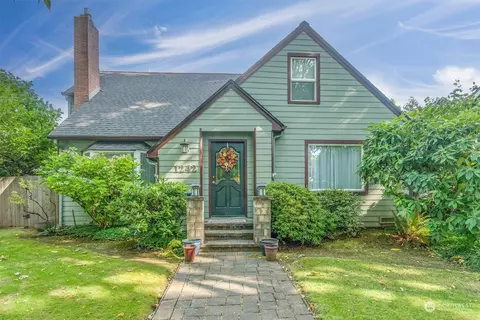 1242 22nd Ave, Longview, WA 98632