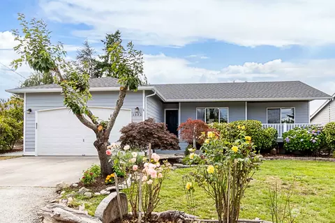 1532 SE Camano Dr, Camano Island, WA 98282