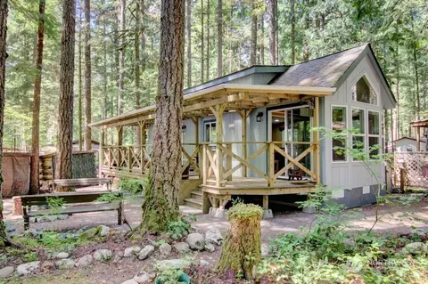 103 3 Sunset Cir, Deming, WA 98244