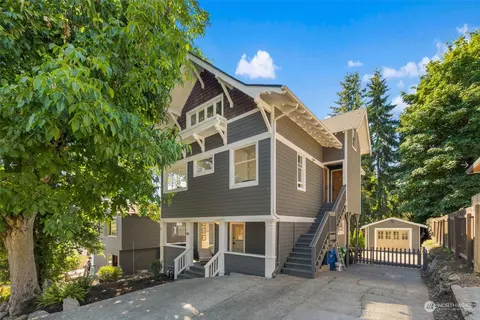 515 N 72nd St #1, Seattle, WA 98103
