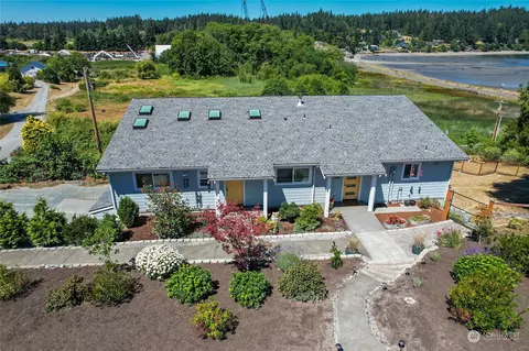 5456 Harborside Ln, Freeland, WA 98249