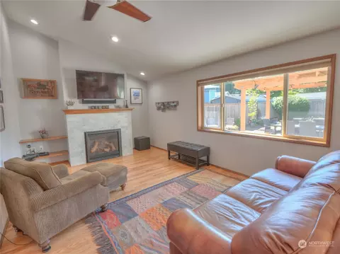 2840 Mchugh Ave, Enumclaw, WA 98022 photo 2