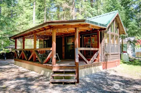 142 Jasper Trl, Deming, WA 98244