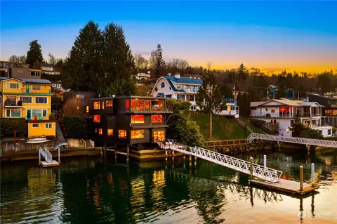 3636 W Commodore Way, Seattle, WA 98199