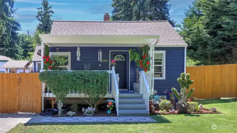 2209 NE 20th St, Renton, WA 98056