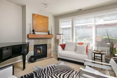1950 Alaskan Way #125, Seattle, WA 98101