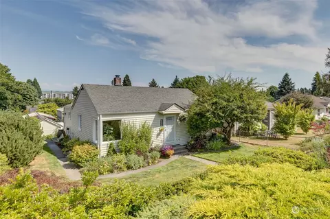1615 Pine St, Everett, WA 98201