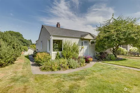 1615 Pine St, Everett, WA 98201 photo 2