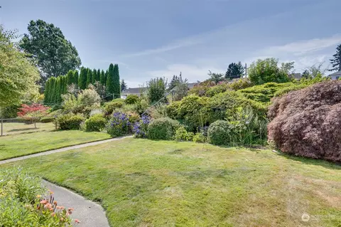 1615 Pine St, Everett, WA 98201 photo 4