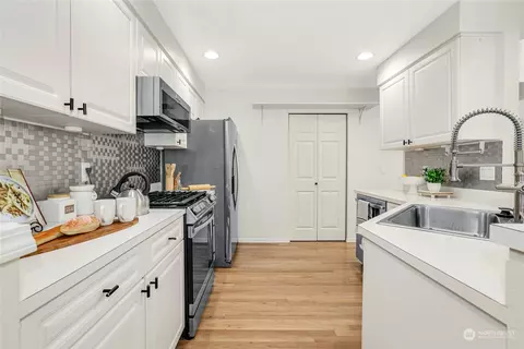 18827 20th Dr SE, Bothell, WA 98012 photo 12
