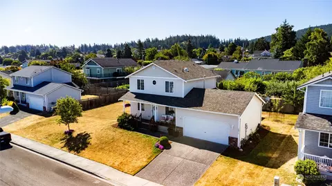 1311 37th St, Anacortes, WA 98221