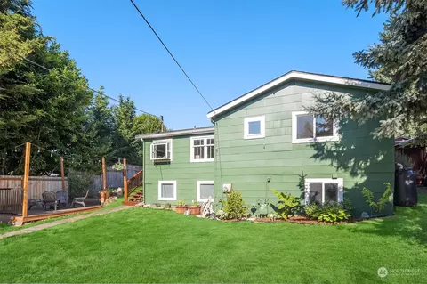 10724 17th Ave SW, Seattle, WA 98146