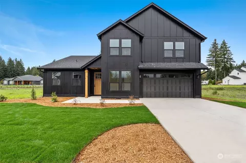 141 Amellia St, Castle Rock, WA 98611