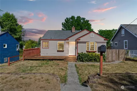 1944 N Callow Ave, Bremerton, WA 98312