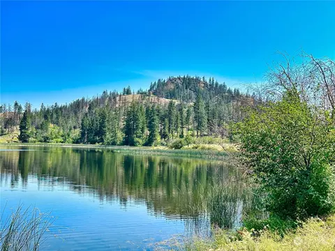 1 Kyle Ln, Oroville, WA 98444