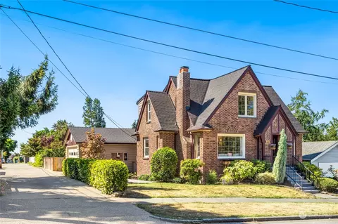 3519 SW Othello St, Seattle, WA 98126