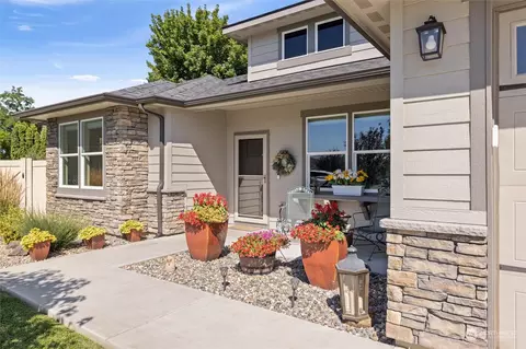 1337 Caprio Loop, Walla Walla, WA 99362 photo 2
