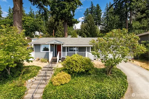 3590 Connelly Ave, Bellingham, WA 98229