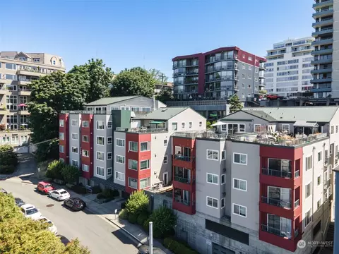 524 6th Ave W #403, Seattle, WA 98119