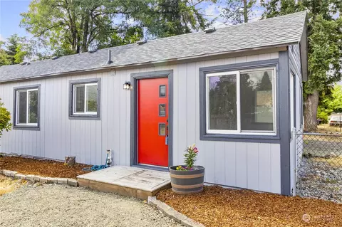 305 S 1st St, Oakville, WA 98568